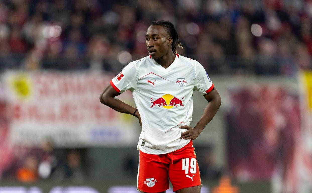 曼联锁定德甲过人王！8000万欧力邀19岁新星迪奥曼德，左翼焕然一新