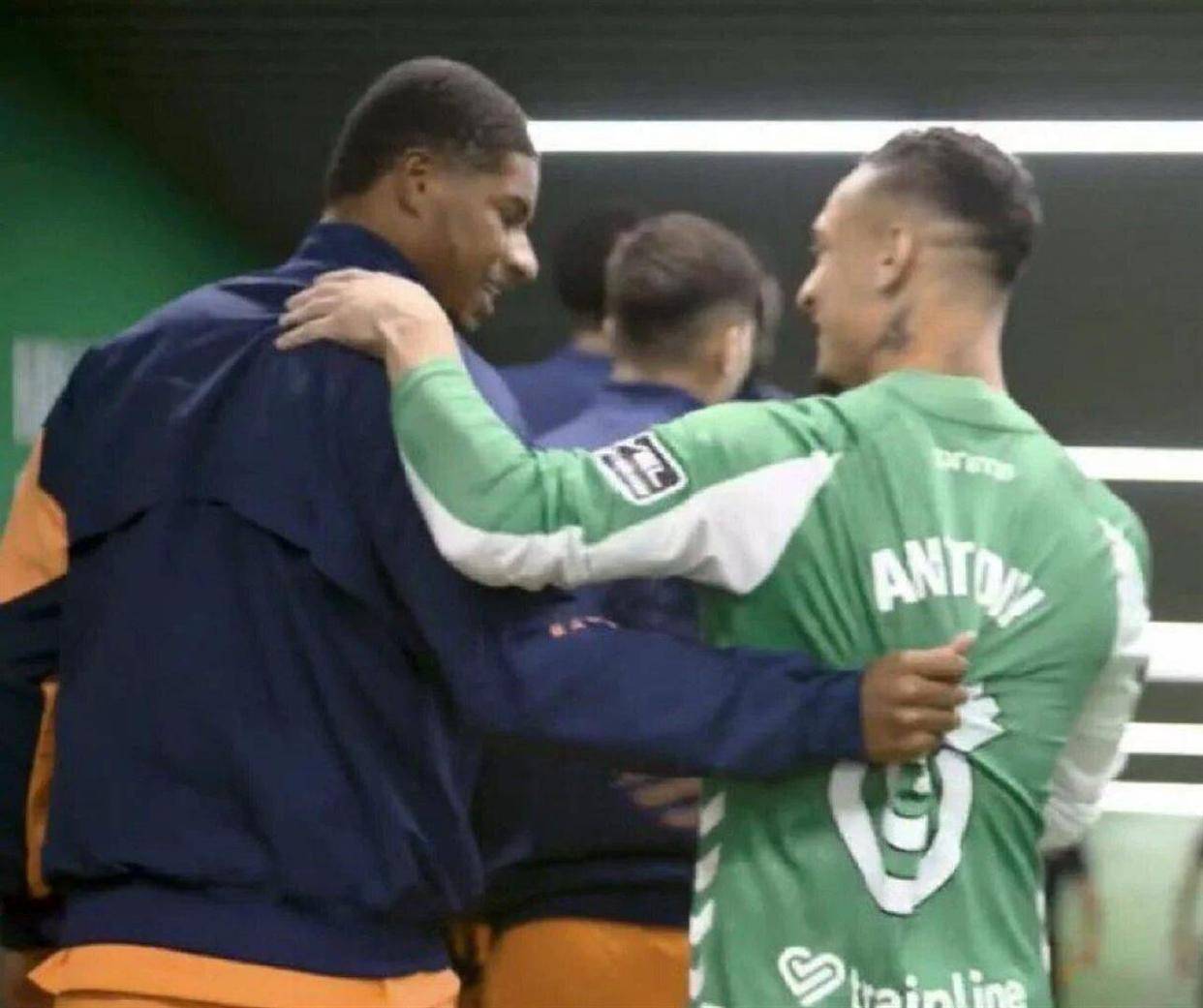 拉什福德摊牌！维拉报价没用，曼联1700万难题无解，他只想留在巴萨